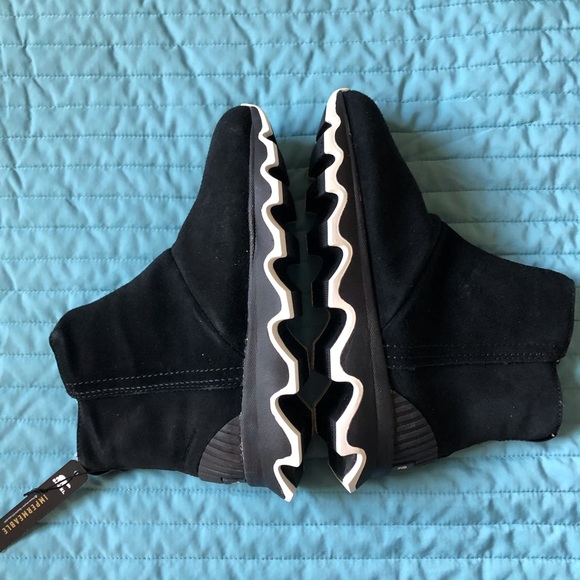 Boots - Picture 5 of 8